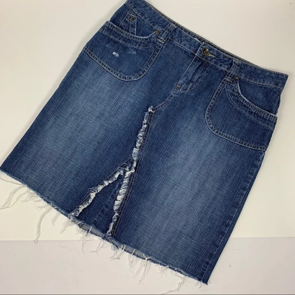 Frayed Edge Factory Deconstructed Denim Jean Skirt Frayed Hem Size Medium (8-10)